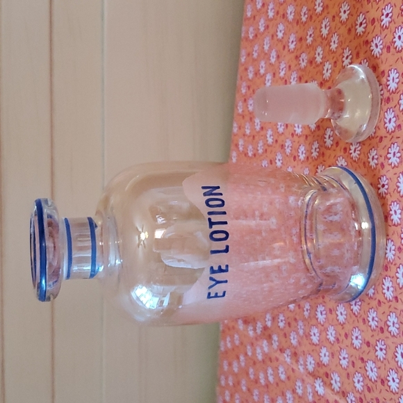 Antique Eye Lotion bottle with opalescent glass - Picture 2 of 6
